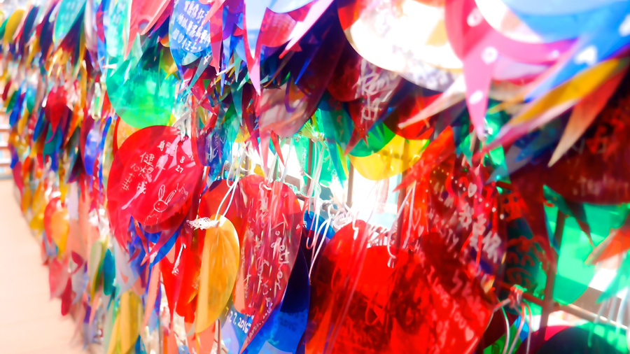 An art project of goodwill and wishes at Stanley